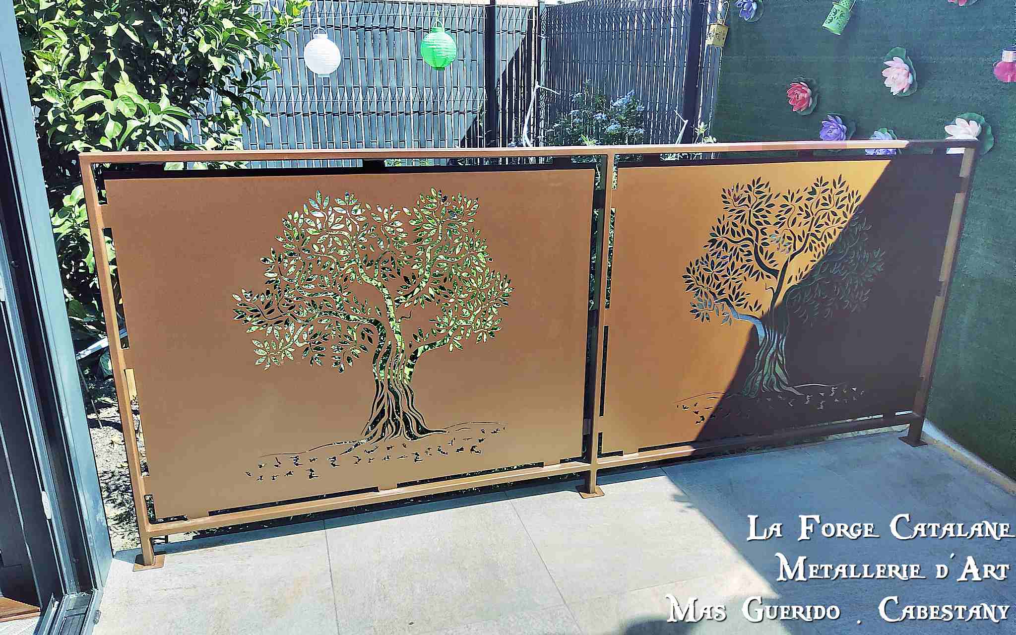 brise vue en decoupe laser motif arbre de vie forge catalane.jpg